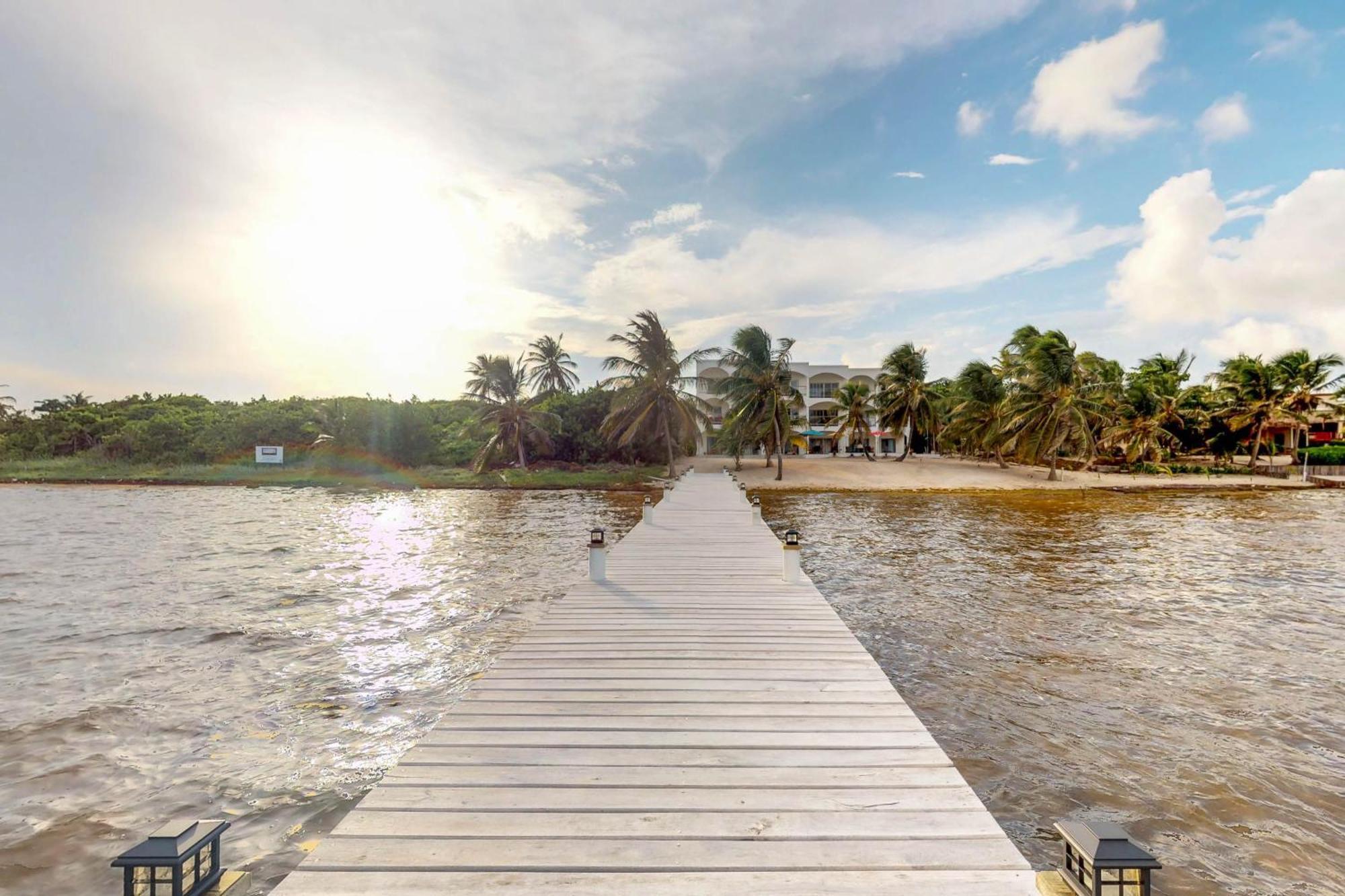 Blue Water Beach Villas San Pedro  Pokój zdjęcie