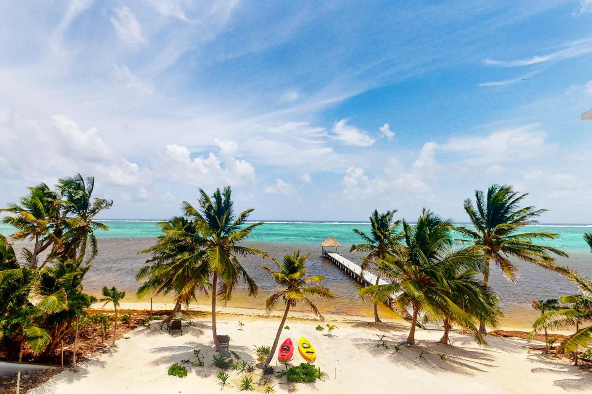 Blue Water Beach Villas San Pedro  Pokój zdjęcie