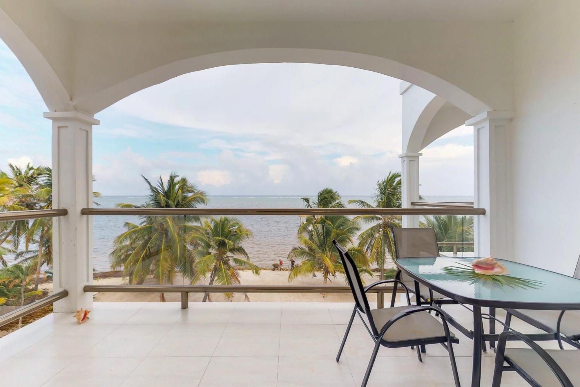 Blue Water Beach Villas San Pedro  Pokój zdjęcie