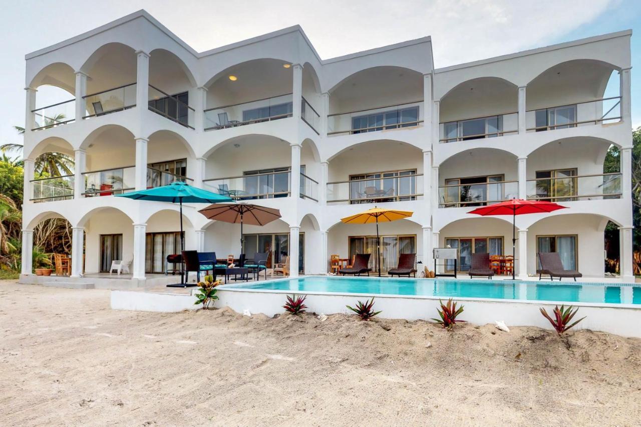 Blue Water Beach Villas San Pedro  Zewnętrze zdjęcie